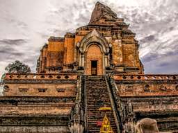 Chiang Mai Old City and Temples Walking Tour