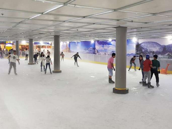 Gambar Mengenai Tiket SKA Ice Skating Rink Pekanbaru : Harga Promo 2021 di