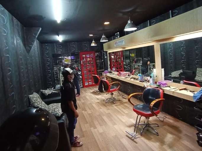 Perawatan Rambut Di Alexo Barbershop Sukodami Surabaya Traveloka