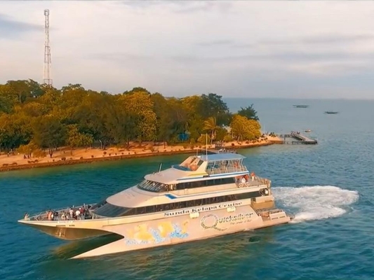 Sunset Cruise Teluk Jakarta dengan Kapal Quicksilver VI - 2,5 Jam 1