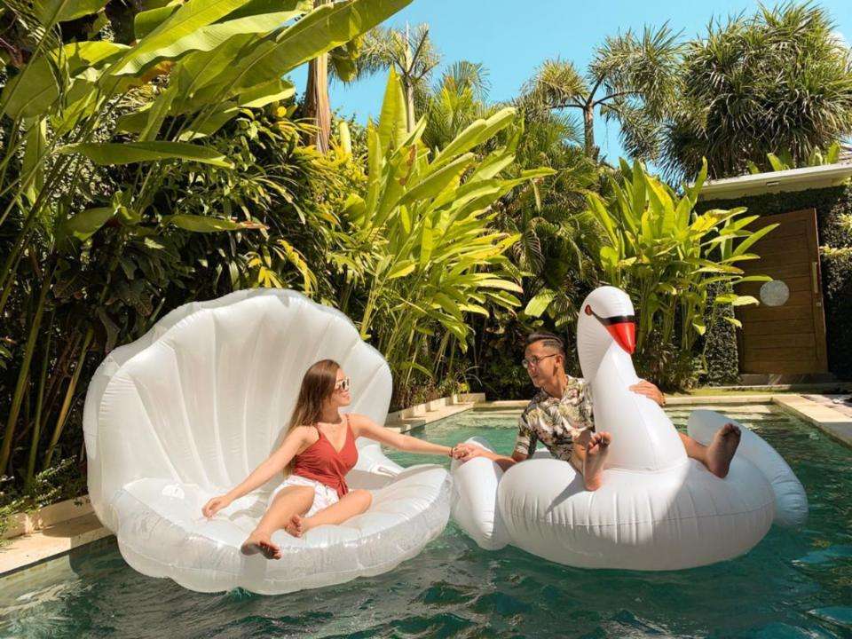 Oyster pool float cheap