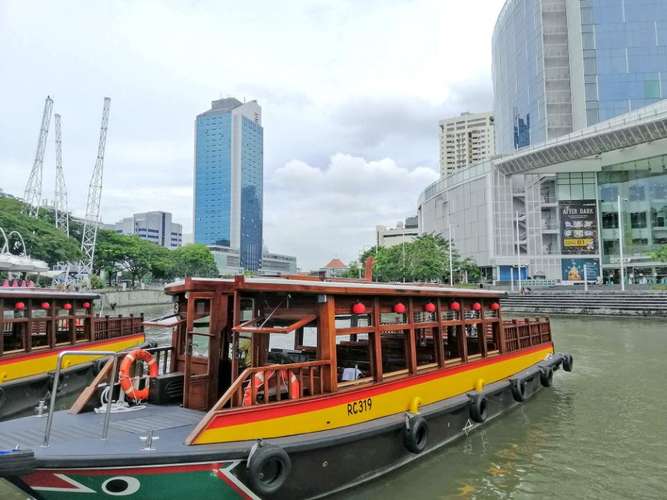 cruise lunch singapore