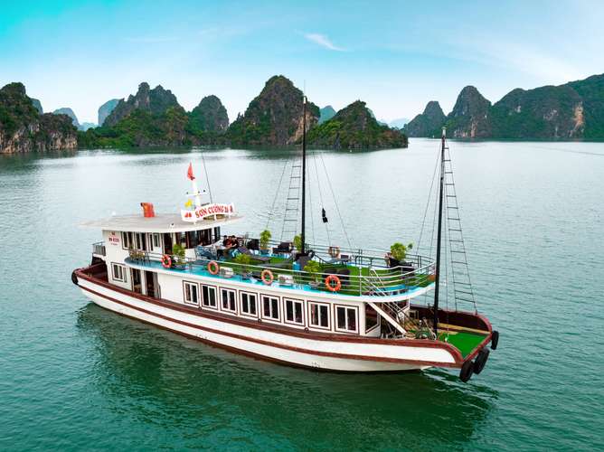 tour ha long gia re