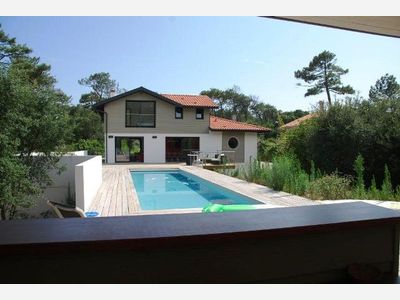 holiday rental villa for 10 in Hossegor(40) with pool