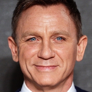 Daniel Craig