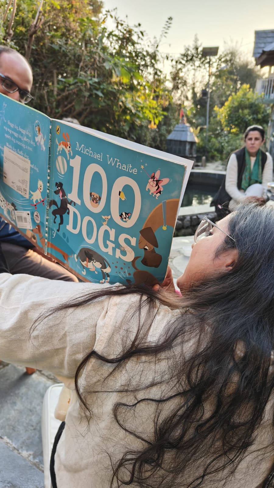 Reading 100 dogs