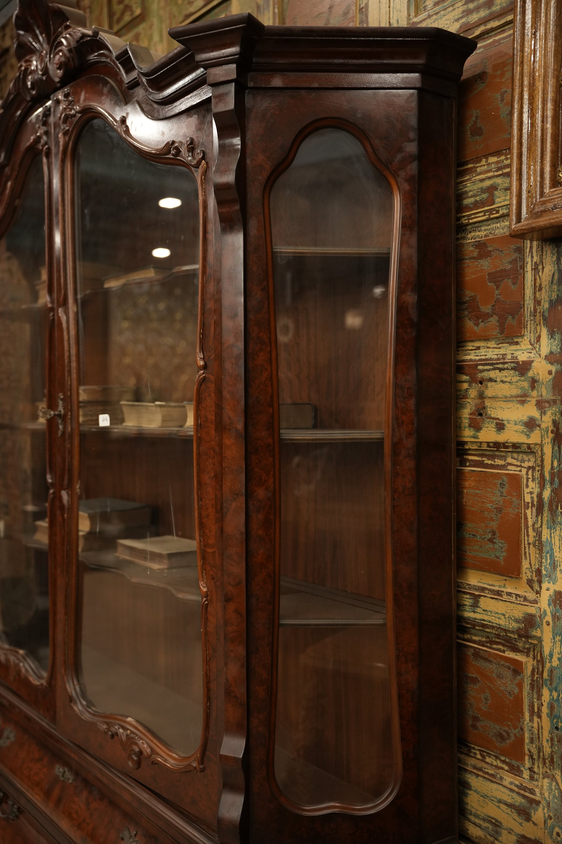 Antique Italian Renaissance walnut desk-table, crafted with exquisite woodwork and classic heritage elegance.