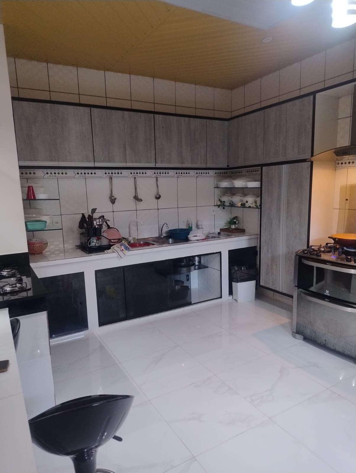 Imagem 3 de 🏡 Casa Espaçosa e Completa no Centro de Almeirim – R$ 650.000