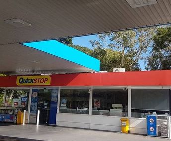 Renown Independent Service Station For Sale - Prime Main Road Frontage - Huge Turnover In Excess Of $1,200,000 - Massive Growth Potential - Only $550,000