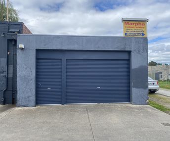 Business Retailworkshop With 2 Bedroom Residence In The Heart Of Mentone