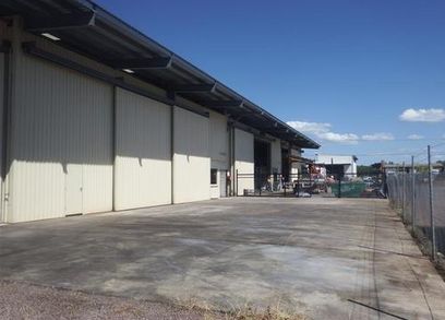 PRICED TO SELL  526sqm Officewarehouse with excellent internal clearance - Pinelands