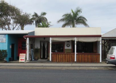 FULLY FITTED CAF IN BEACHSIDE SUBURB  70m2