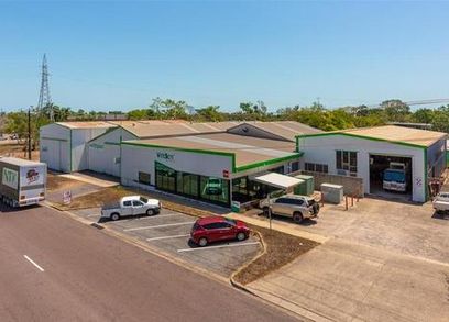 Commanding ShowroomWarehouse with 3 Side Frontage.      For Sale  $2,500,000 GST    Or Lease $195,000  GST net p,a,