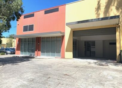 OFFICE SPACE LOCATED IN THE KINCUMBER INDUSTRIAL HUB!!