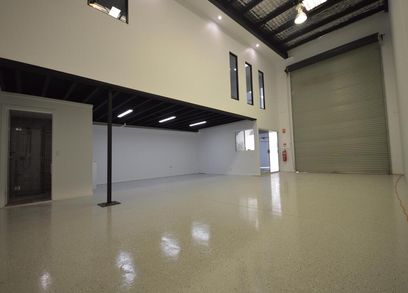 FRESH, CONTEMPORARY FIT OUT TO DIRECT ACCESS WAREHOUSE SHOWROOM OFFICE SPACE