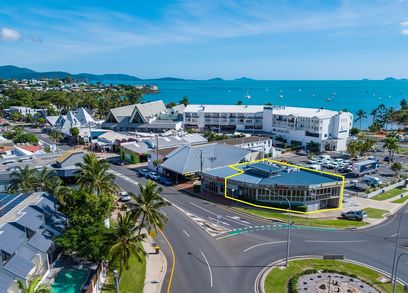 ICONIC AIRLIE BEACH RESTAURANT  BAR