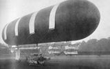 Первый английский дирижабль "Nulli Secundus" ("Никому не уступающий").
Дирижабль потерпел аварию в первом же полете, состоявшемся 10 сентября 1907 г.
