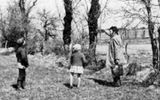 Claude Pavy of GEPAN (the French official program for the study of UFOs) in 1967 with two children at the venue.
Translated by «Yandex.Translator»