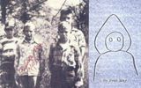 On the left, four of the Flatwoods boys who witnessed the monster.

From left to right: Tommy Hayer, Freddie Mae, Edison, Mae (front) and Neil Nunley (rear).

Eleven-year-old Freddie drew a picture of the monster (right), shortly after the incident.
Translated by «Yandex.Translator»