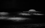 Alien spacecraft at a military base
Translated by «Yandex.Translator»