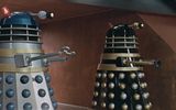 Daleks en trajes de protección