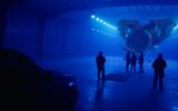Космический корабль пришельцев в свете ультрафиолетовых ламп
