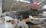 H4 Hercules

En 1942, el gobierno de estados unidos carecía de un gran avión de carga, capaz de transportar soldados y equipos a través del océano atlántico, en europa. Seguidamente recibió el magnate de la aviación y el multimillonario howard hughes, вознамерившийся construir en el presente un gigante. Lo más interesante es que el contrato вынуждал industrial elaborar la construcción, donde no será de metal muy escaso el material en tiempo de guerra. Hughes ha aceptado la llamada, pero no informó a las autoridades sobre la fecha de entrega del proyecto: el avión, apodado por la prensa Spruce Goose, apareció sólo en 1947.
Traducido del servicio de «Yandex.Traductor»