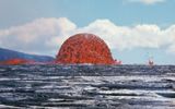 The eruption of Kilauea in 1969.

Dome lava fountain.
Translated by «Yandex.Translator»