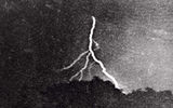 whyy.org

The first photograph of lightning
In September 1882 photographer from Philadelphia William Jennings did what was considered impossible: he captured the lightning on camera.
Translated by «Yandex.Translator»