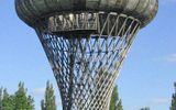 Ciechanow Water Tower (Tsekhanovskaya water tower) is one of the most unusual towers of the world, which is in Poland is a hyperboloid structure, is able to withstand enormous loads. The water tower was built in 1972 by the architect Jerzy boguslawski.
Translated by «Yandex.Translator»