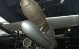 Henschel Hs 293&nbsp;—&nbsp;немецкая&nbsp;планирующая&nbsp;управляемая авиационная бомба&nbsp;(нем.&nbsp;Gleitbombe&nbsp;), созданная и предназначенная для применения по крупным&nbsp;морским целям, водоизмещением от тысячи до четырех тысяч тонн. Снабжена несущими поверхностями,&nbsp;хвостовым оперением&nbsp;и&nbsp;реактивным ускорителем. Является родоначальником современных&nbsp;управляемых авиационных бомб&nbsp;(УАБ) и&nbsp;противокорабельных ракет&nbsp;(ПКР).

Работы по созданию Hs 293 начались в&nbsp;1939 году&nbsp;в&nbsp;Германии, в г.&nbsp;Шёнефельде&nbsp;недалеко от&nbsp;Берлина, на авиазаводе фирмы «Хеншель» специалистами под руководством профессора&nbsp;Герберта Вагнера. Предназначалась для поражения морских целей (судов).

Первый&nbsp;прототип&nbsp;Hs 293V-1 дальше чертежей не пошёл, однако уже в феврале&nbsp;1940 года&nbsp;была создана модель Hs 293V-2 (т. н. модель FZ21). В июле того же года начались испытания третьего прототипа, а в&nbsp;1941 году&nbsp;в производство пошла предсерийная модель Hs 293A-0. В&nbsp;серийное производство&nbsp;с&nbsp;января&nbsp;1942 года&nbsp;была запущена модификация Hs 93A-1, на вооружение подразделений&nbsp;Люфтваффе&nbsp;она начала поступать в 1943 году.
