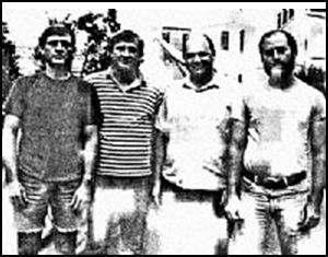 De izquierda a derecha, Jack y Jim Weiner, Charlie Foltz y Chuck Cancer, en 1993, 17 años después de su secuestro.