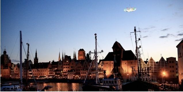 Address: Poland, Gdansk

Date: 29 August 2008

Author: Dominic Harris

Description: 7 metre aluminum UFO, covered with 3000 individually controllable Color Kinetics LED nodes running 6 kW generator on Board. Controlled remotely via SMS messages.
Translated by «Yandex.Translator»