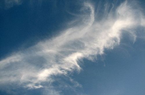 Las nubes (CirrusCi)

Las nubes se ven como las hebras individuales, de la cadena o banda fibrosa de la estructura. Se forman cuando las más bajas temperaturas en la troposfera superior y están formados por cristales de hielo. Estas nubes son de color blanco, son translúcidas y poco затеняют la luz del sol.

Altura de 6 a 12 km
Traducido del servicio de «Yandex.Traductor»