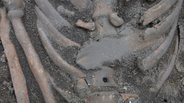 The skeleton of the Polish "vampire" with a hole in the vertebra. Sometimes during the funeral of vampires were nailed to the ground so they're not out from the grave
Translated by «Yandex.Translator»