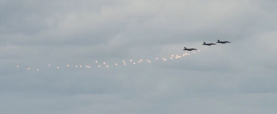 pacific ocean15.02.2021USS Nimitz (CVN 68)    210215-N-FQ453-1031 PACIFIC OCEAN (February 15, 2021) Carrier Air Wing 17 launches flares during a demonstration of air power near the aircraft carrier USS Nimitz (CVN 68).(US Navy photo taken by Mass Communications Specialist 3rd Class Dalton Reidhead/published) 