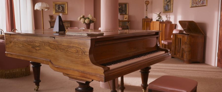 Fantasma tocando el piano