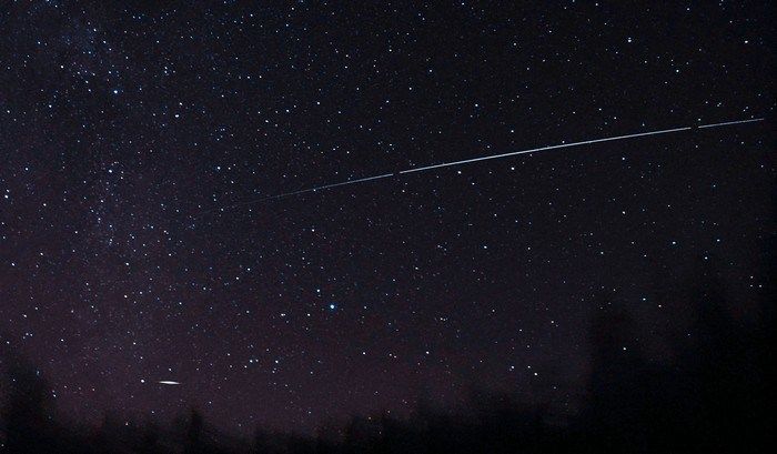 Солнечный парус NanoSail-D2 на ночном небе.

В ноябре 2010 года американская ракета Минотавр-4 вынесла на орбиту солнечный парус NanoSail-D2. Объект летал вокруг Земли в течение восьми месяцев, и многие жители нашей планеты успели увидеть его на ночном небе в виде яркой точки, плывущей по небосводу.

&nbsp;
