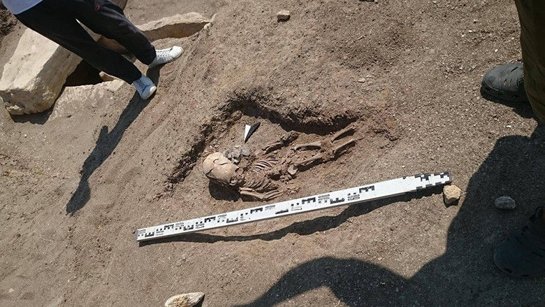 Found during excavations of the necropolis of Kyz-Aul burial of a child with deformed skull II century A. D. 26 Jul 2017. Photo: Fund "Archaeology"
Translated by «Yandex.Translator»