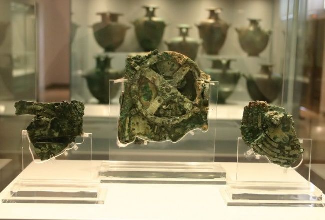 A lot of the Antikythera mechanism

© calculator888 
Translated by «Yandex.Translator»