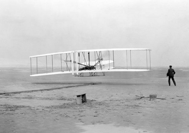 First photo of this plane in the air
17 Dec 1903 photographer and friend of the Wright brothers John T. Daniels photographed the story. Daniels later said that he was so excited when the plane took off that he almost forgot to take a photo.
Translated by «Yandex.Translator»