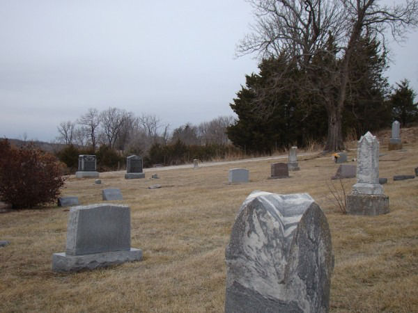 The silent cemetery in Kansas (USA)

In a note published in 1974, the student newspaper of the University of Kansas, this place was named "one of the seven gates of hell." According to legend, twice a year you may meet the devil himself. This happens on the eve of the Costumes on the day of the vernal equinox. As a rule, on the dates specified in the adjacent cemetery, town of Douglas attracts lovers to tickle nerves, in particular, Satanists, occultists and fans of paranormalne.
Translated by «Yandex.Translator»