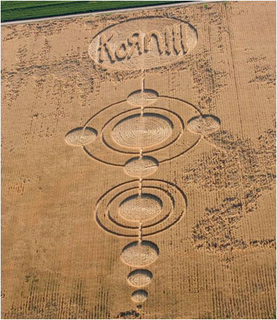 Circle creators John Lundberg, Wil Russell, Rob Irving and Mark Barnes flew to California to create crop circles in honor of the Korn band. The formation was created in two stages over two days in mature wheat.