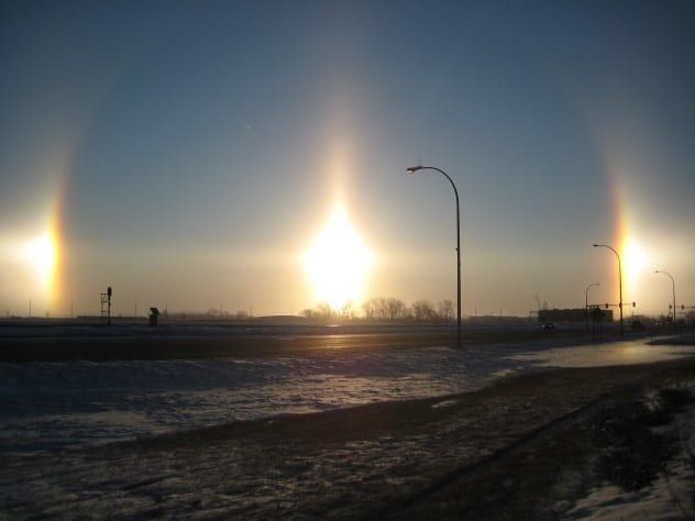 Photo: Gopherboy69562nd place. ArageliParaleli in fact can be compared to halo, although apparently it's more of a couple of crosses from the right and left of the sun than a huge rim. Most often, these rainbow crosses or highlights are at an angle of 22 degrees relative to the sun. This phenomenon occurs due to ice crystals that are located in the atmosphere and reflect the sun's rays at the right angle.With parahelium is associated a curious event that occurred during the launch of solar dynamics Observatory NASA (Solar Dynamics Observatory, NASA). On the day of the launch of this ship directly into the path of his flight as if there was another arageli. The solar dynamics Observatory not only destroyed this optical phenomenon, but also caused ice crystals to rotate in the air at such a speed that it eventually triggered a bright flash of light, and this glow followed the Observatory for some time until it left the earth's atmosphere. Scientists were not immediately able to explain the appearance of a secondary optical phenomenon, but later still figured out its causes.