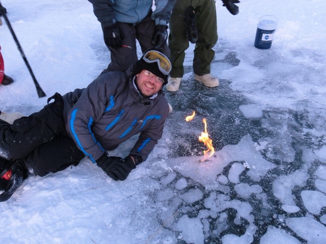 Alaska from the ice in the lake through every little hole out the methane bubbles and ignite from the slightest spark. To burn a fire for about a minute.
Translated by «Yandex.Translator»