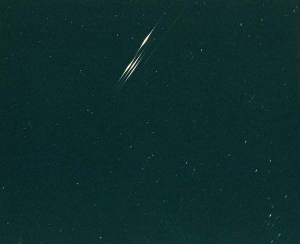 Flash from five Iridium 
(Ir 2, 83, 84, 85, 86) 
taken on Nov 10, 1998 near St. Petersburg, Russia
during 60 sec exposure using Kodak Gold 100, 52mm at f:5.6
photo by Igor G. Rozivika.
Translated by «Yandex.Translator»