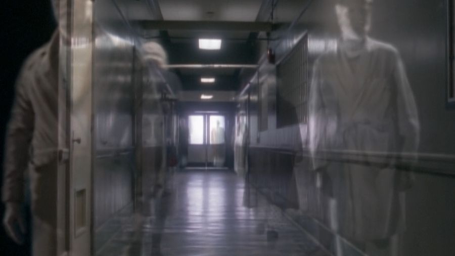 The ghosts in the hallway of the nursing home
Translated by «Yandex.Translator»