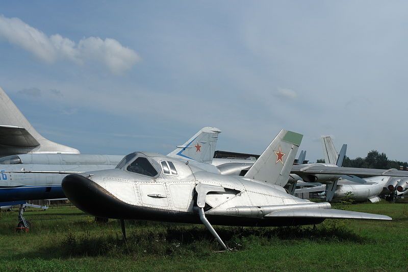 Developed, but not flown manned descent vehicle winged single-seat SA "Spiral" (USSR, 1966-78).