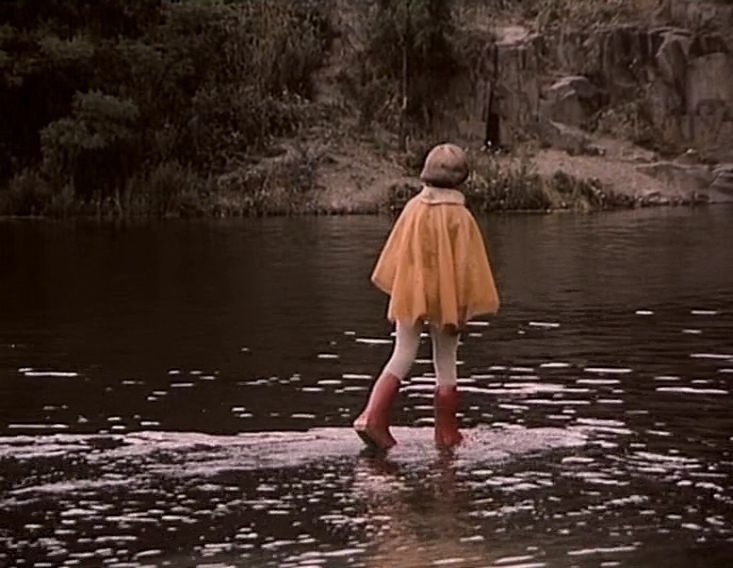 Girl alien walks on water
Translated by «Yandex.Translator»