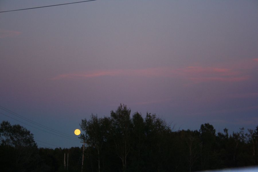 Caribou NS September 19, 19:39:22 7013 - with the moon